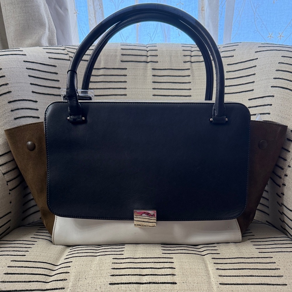 Celine trapeze